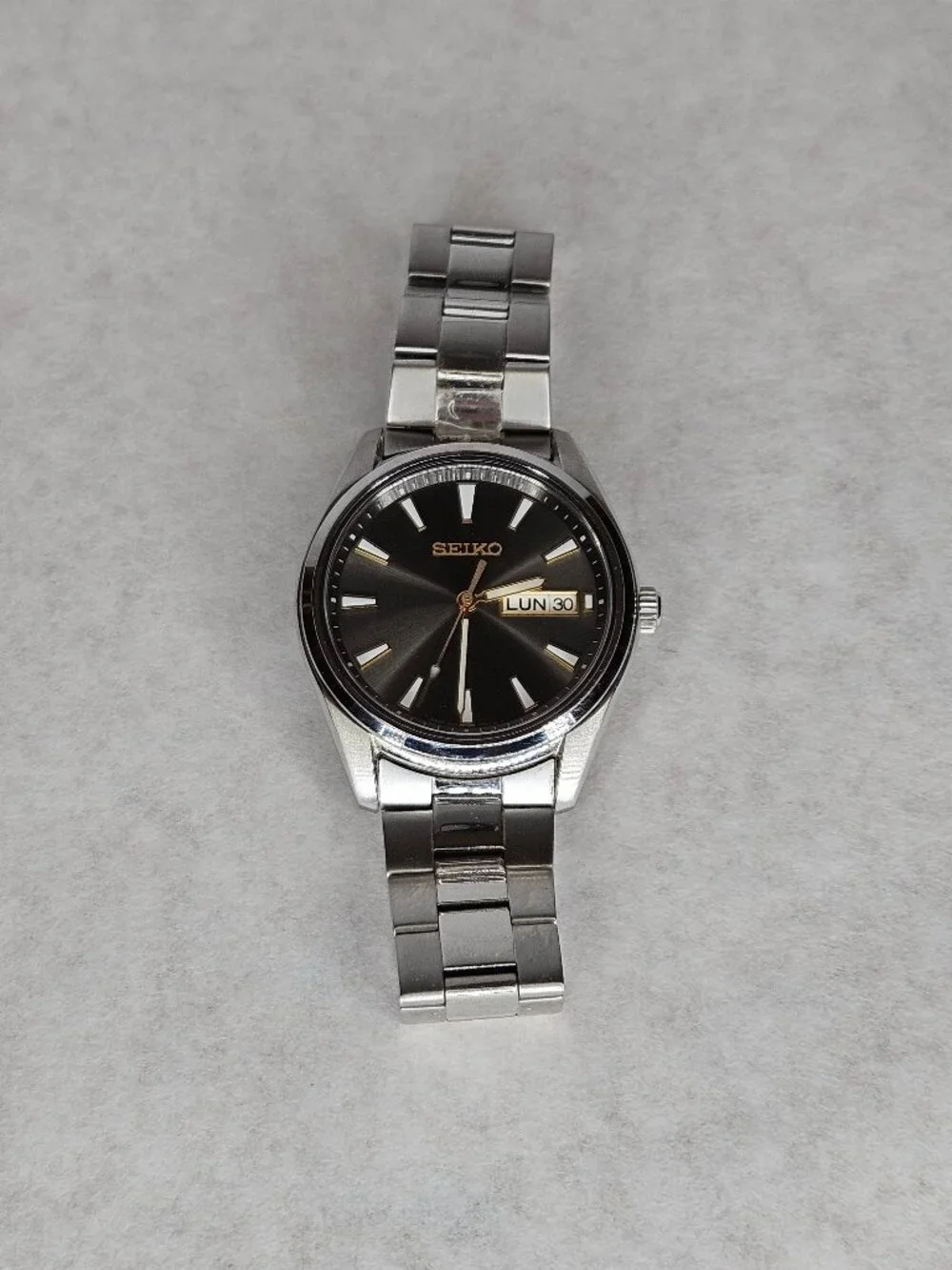 Seiko 6N53-00A0 Black Face Crystal Date Stainless Steel Watch